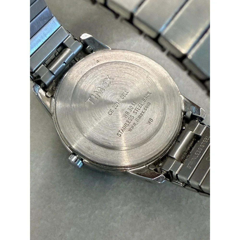 Timex Mens Easy Reader Indiglo Watch Silver Expansion Band White Dial W8 CR2016
